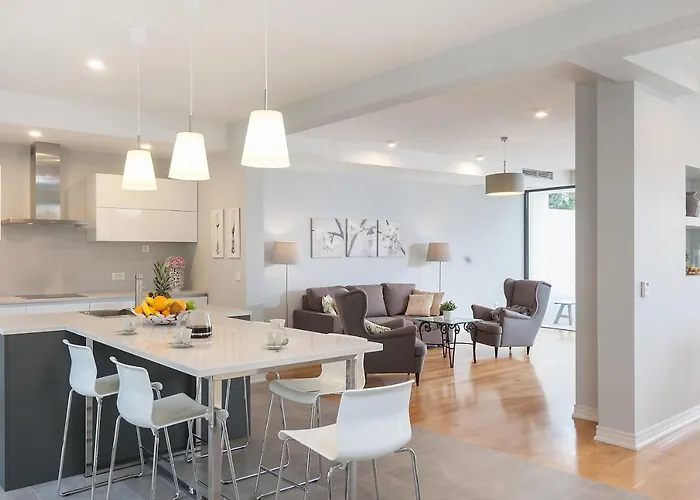 Sima * Μακάρσκα